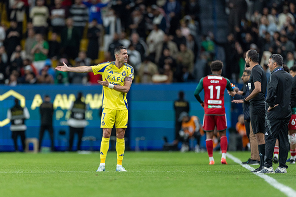 连续5场胜利突然结束了!罗纳尔多(Ronaldo)在40岁时遇到滑铁卢(Waterloo