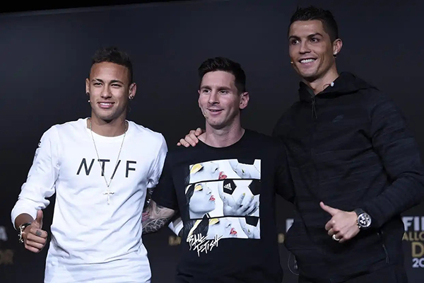 卡塞米罗(Casemiro)称赞:罗纳尔多(Ronaldo) 梅西(Messi) 内马尔(Neymar)在“另一个世界”中